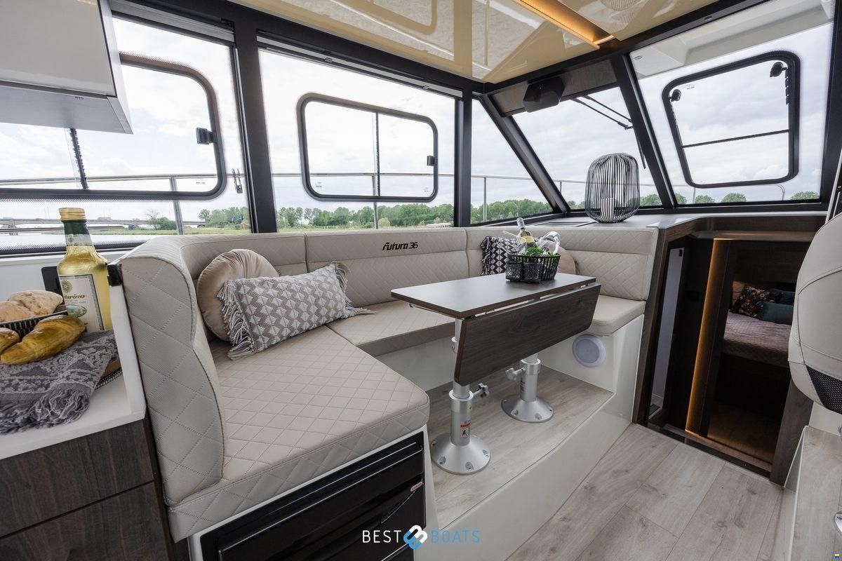 Cobra Futura 36 Premium Fly