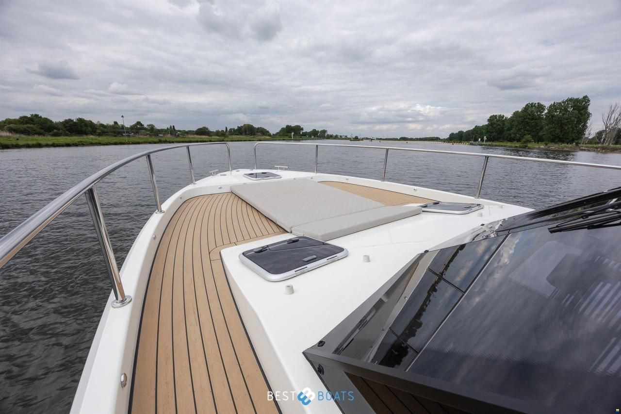 Cobra Futura 36 Premium Fly