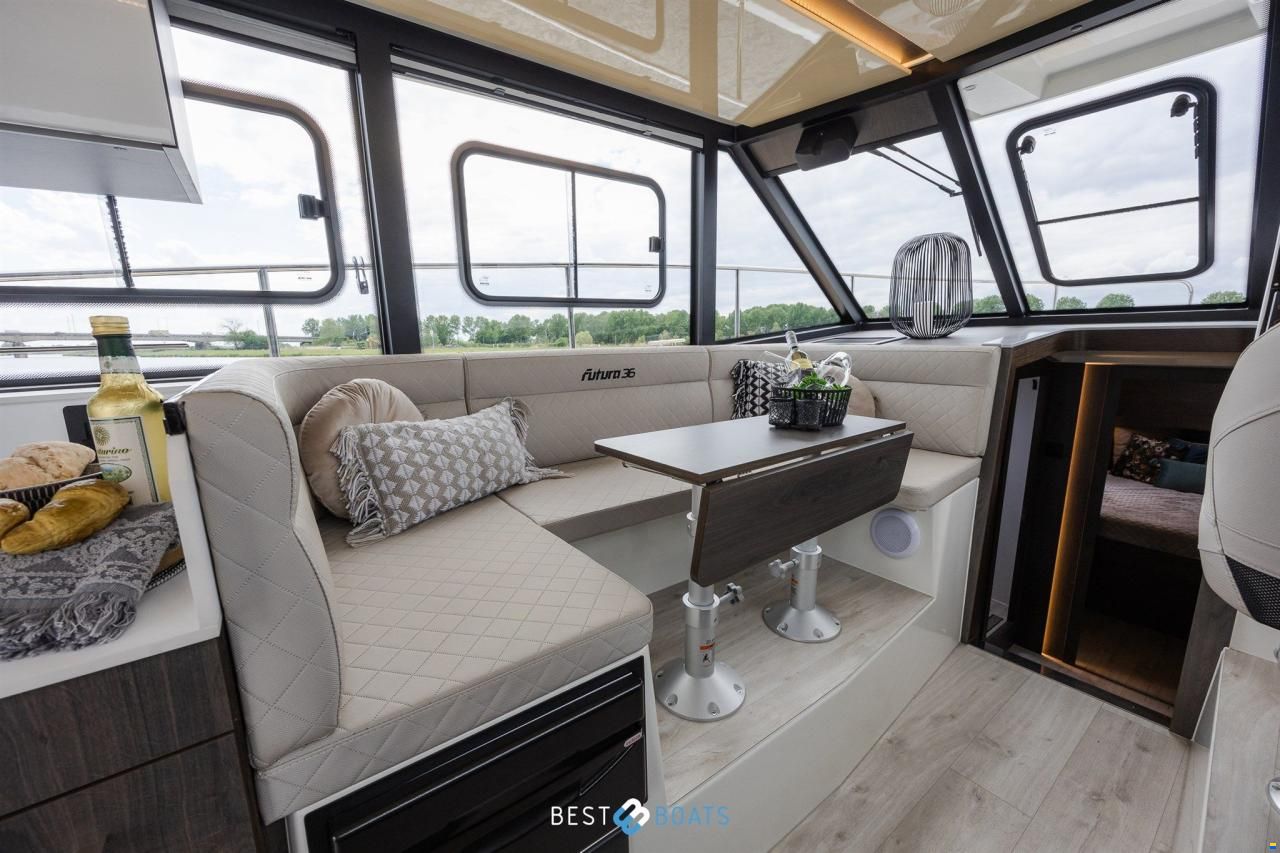 Cobra Futura 36 Premium Fly