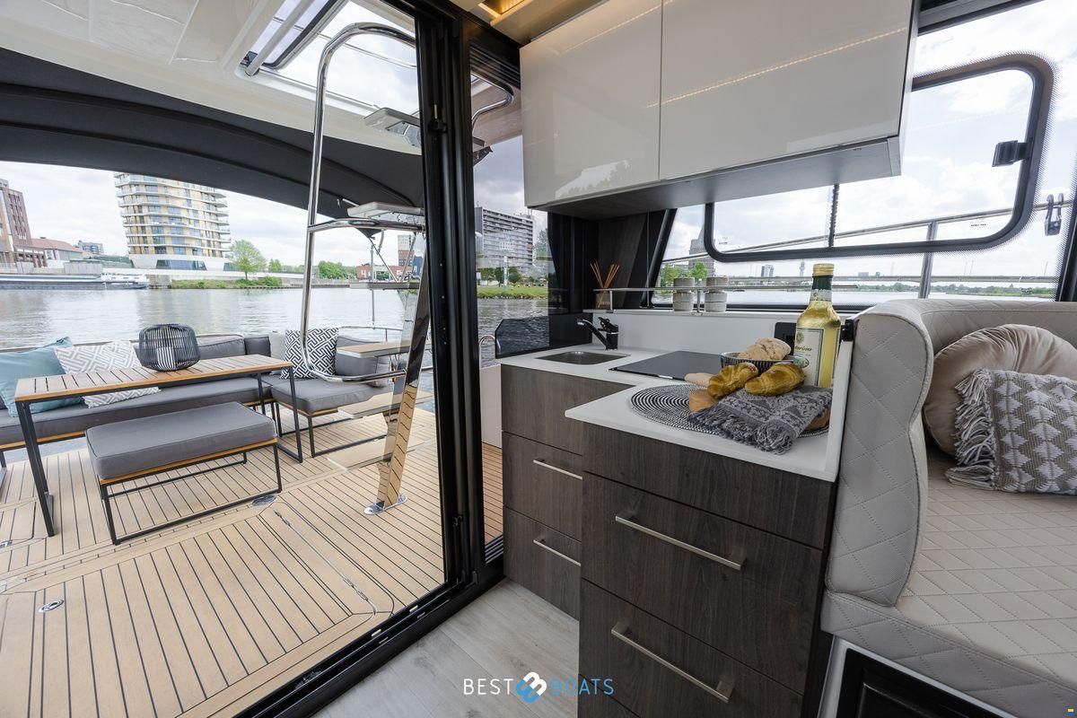 Cobra Futura 36 Premium Fly