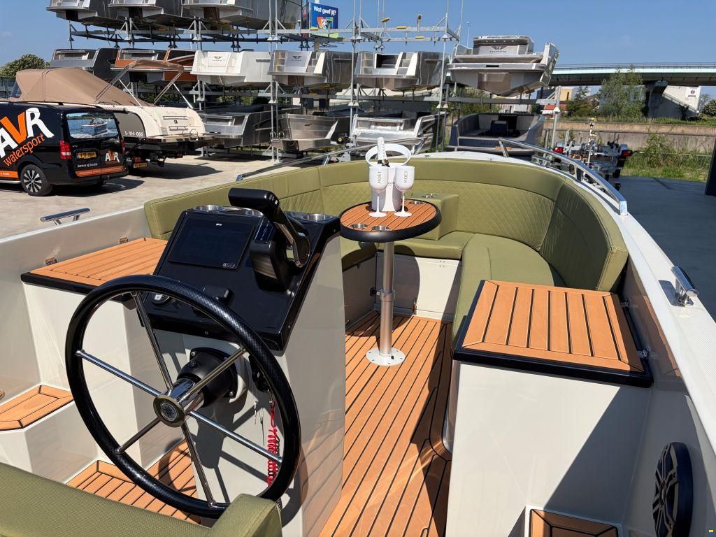 Clever 65s Tender Voorraad boot