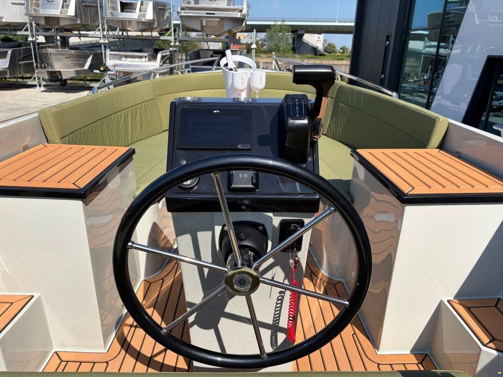 Clever 65s Tender Voorraad boot