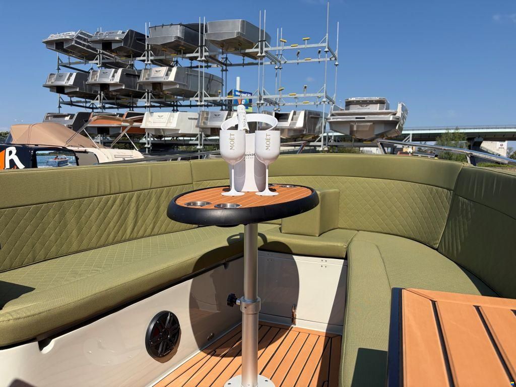 Clever 65s Tender Voorraad boot