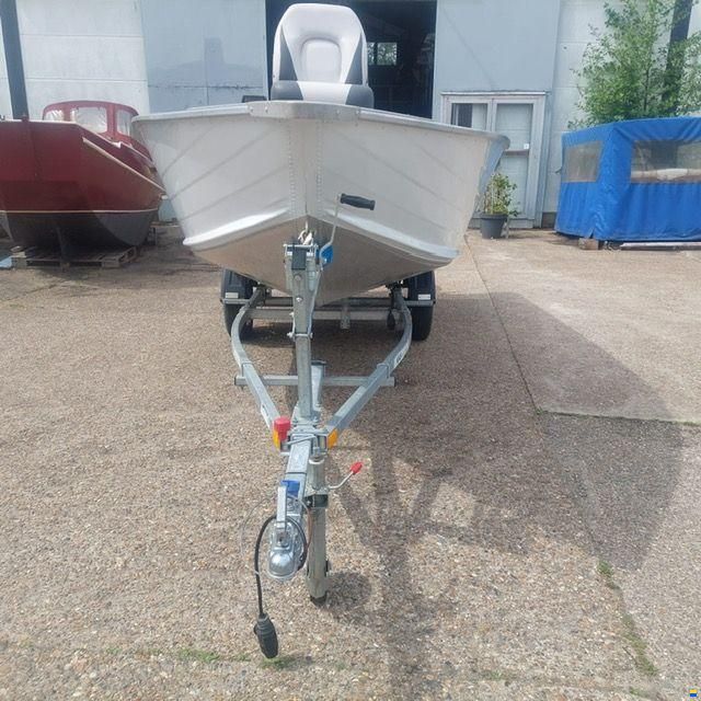 Smokercraft 16ft