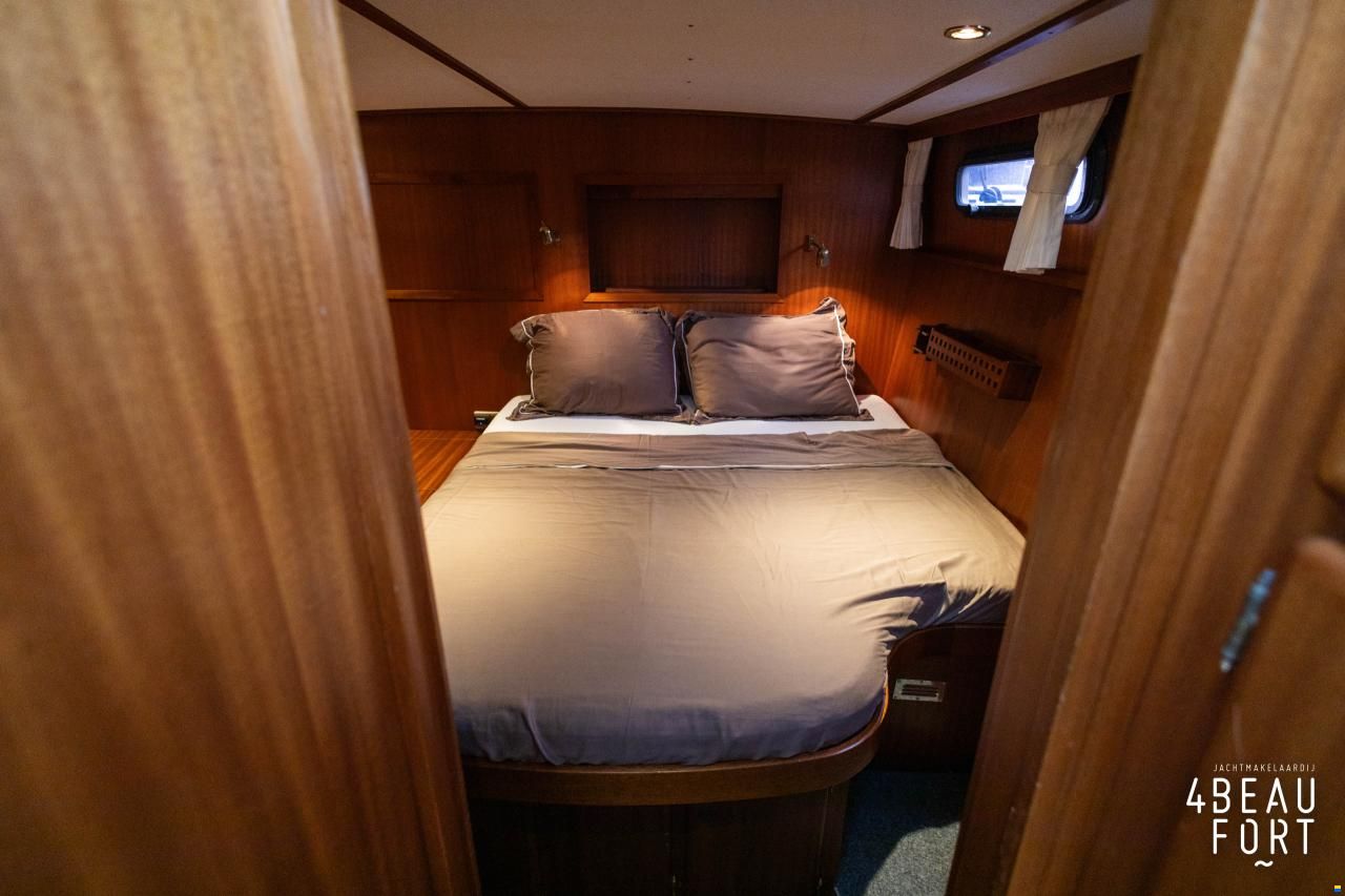 Linssen 37 SE