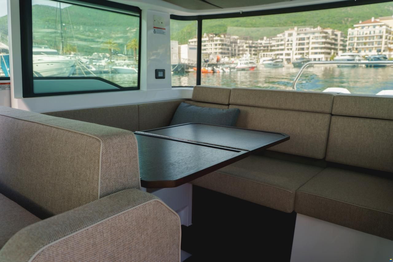 Axopar 37 XC Cross Cabin