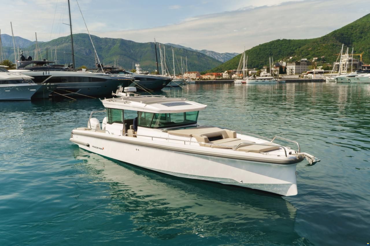 Axopar 37 XC Cross Cabin