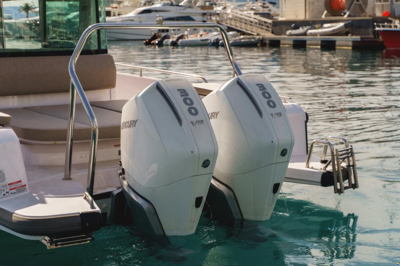 Axopar 37 XC Cross Cabin