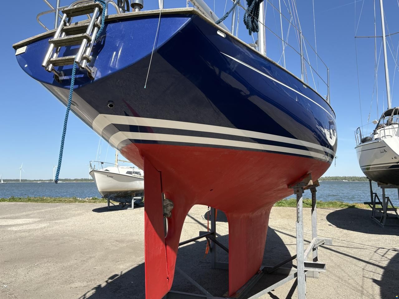 Contessa 32