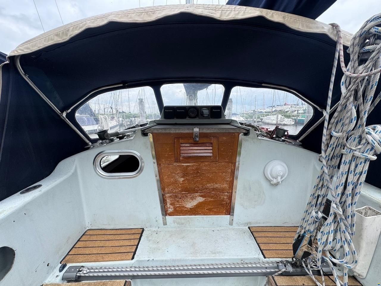 Contessa 32