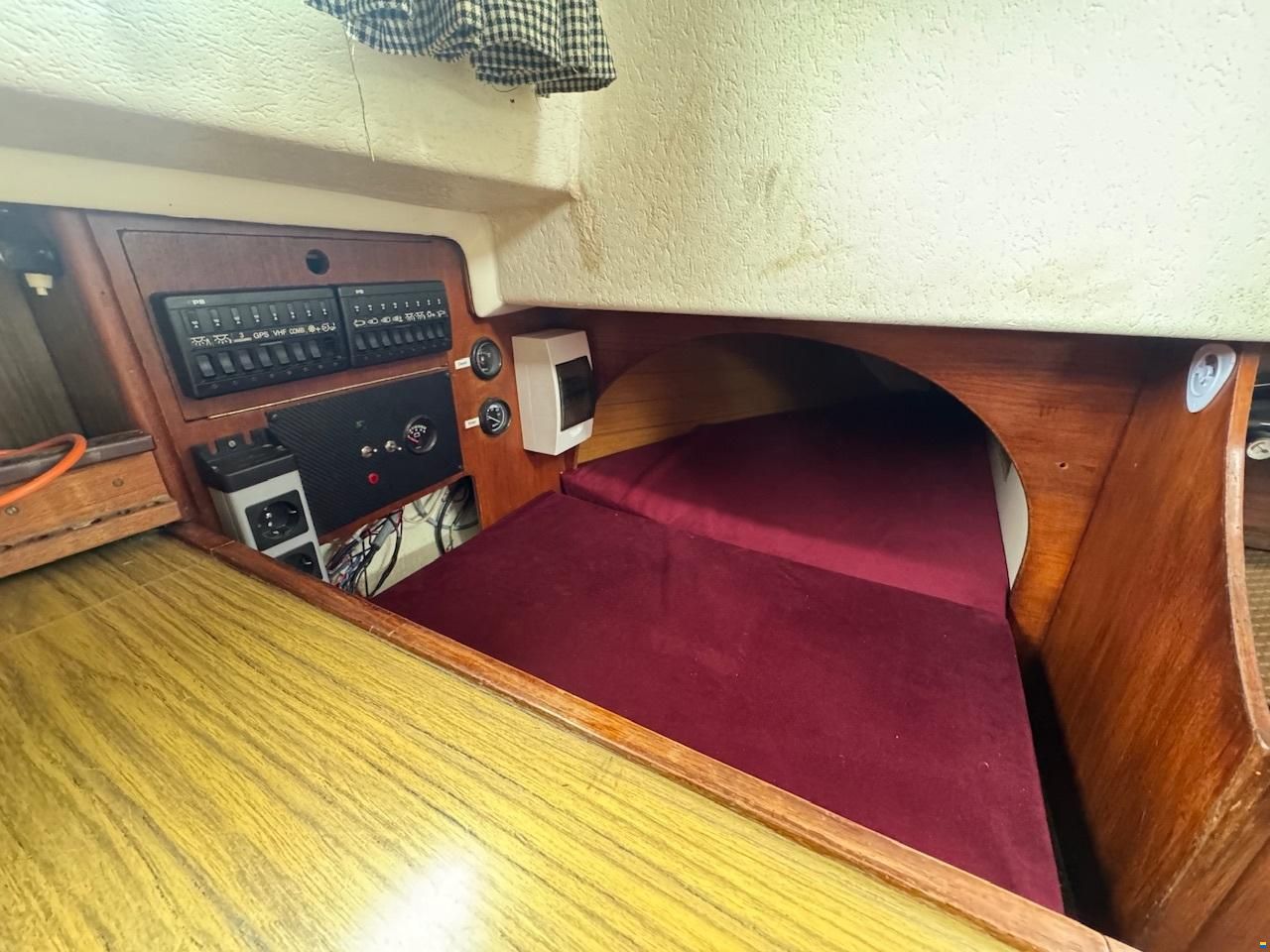 Contessa 32