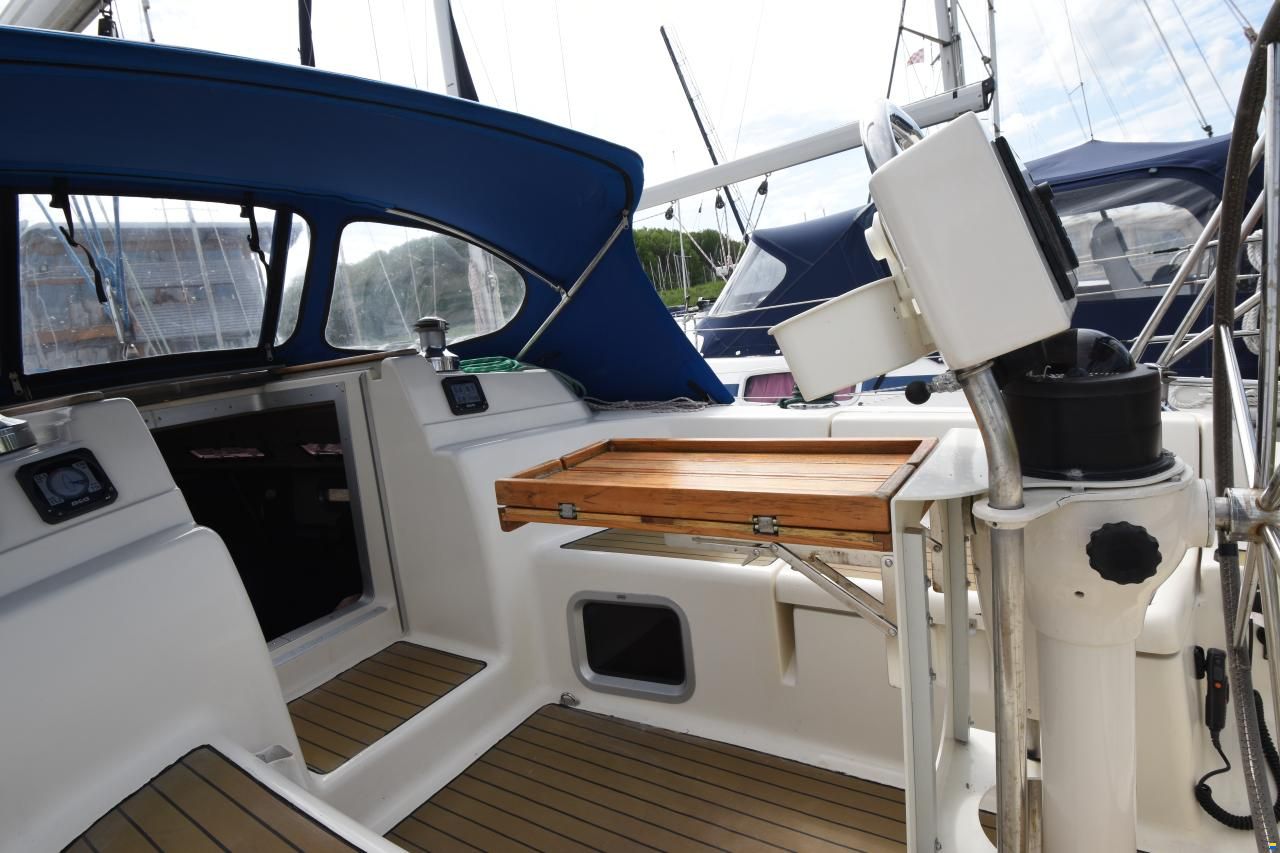 Bavaria 37