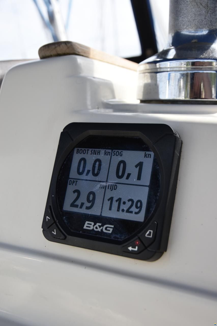 Bavaria 37