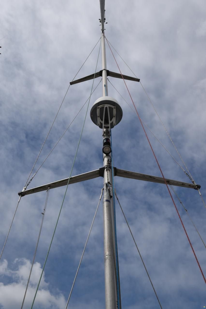 Bavaria 37