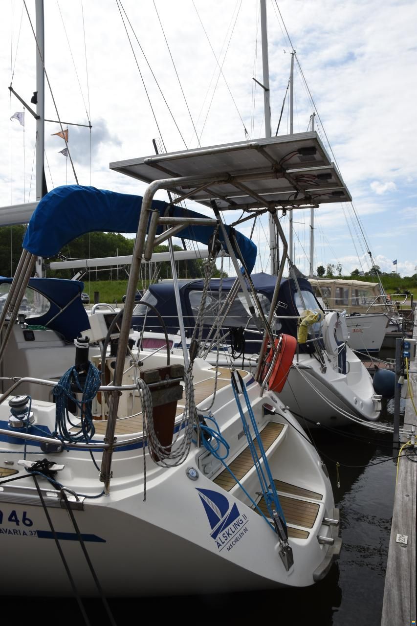 Bavaria 37