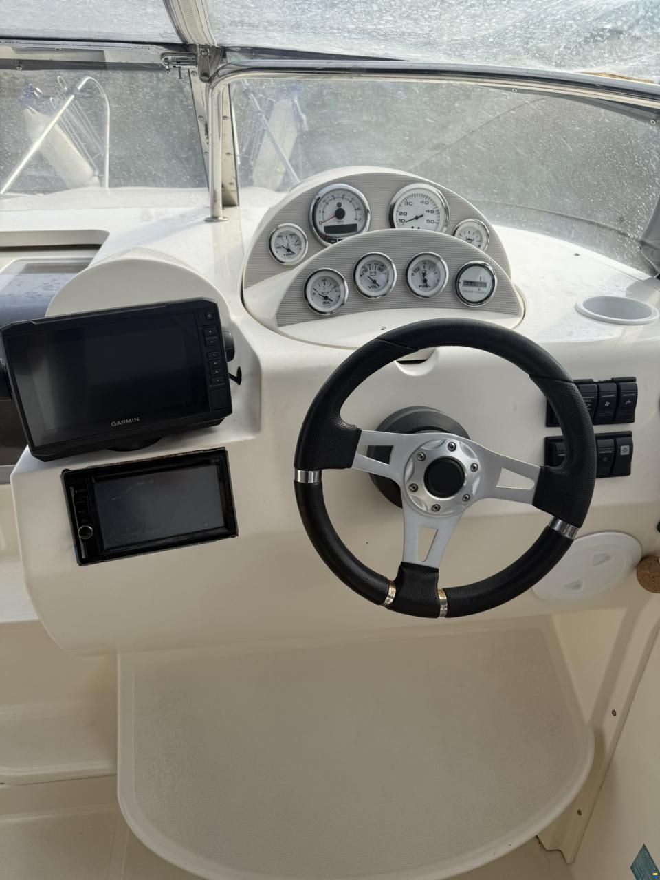 Quicksilver Daycruiser 640