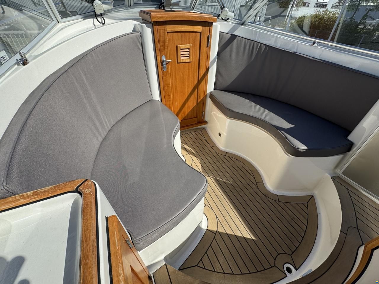 Intercruiser 27