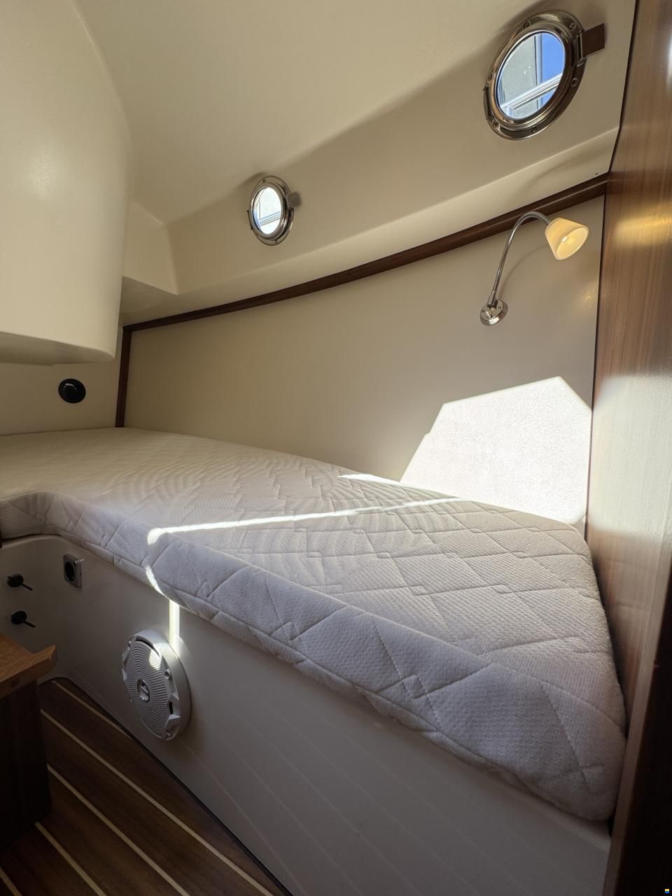 Intercruiser 27