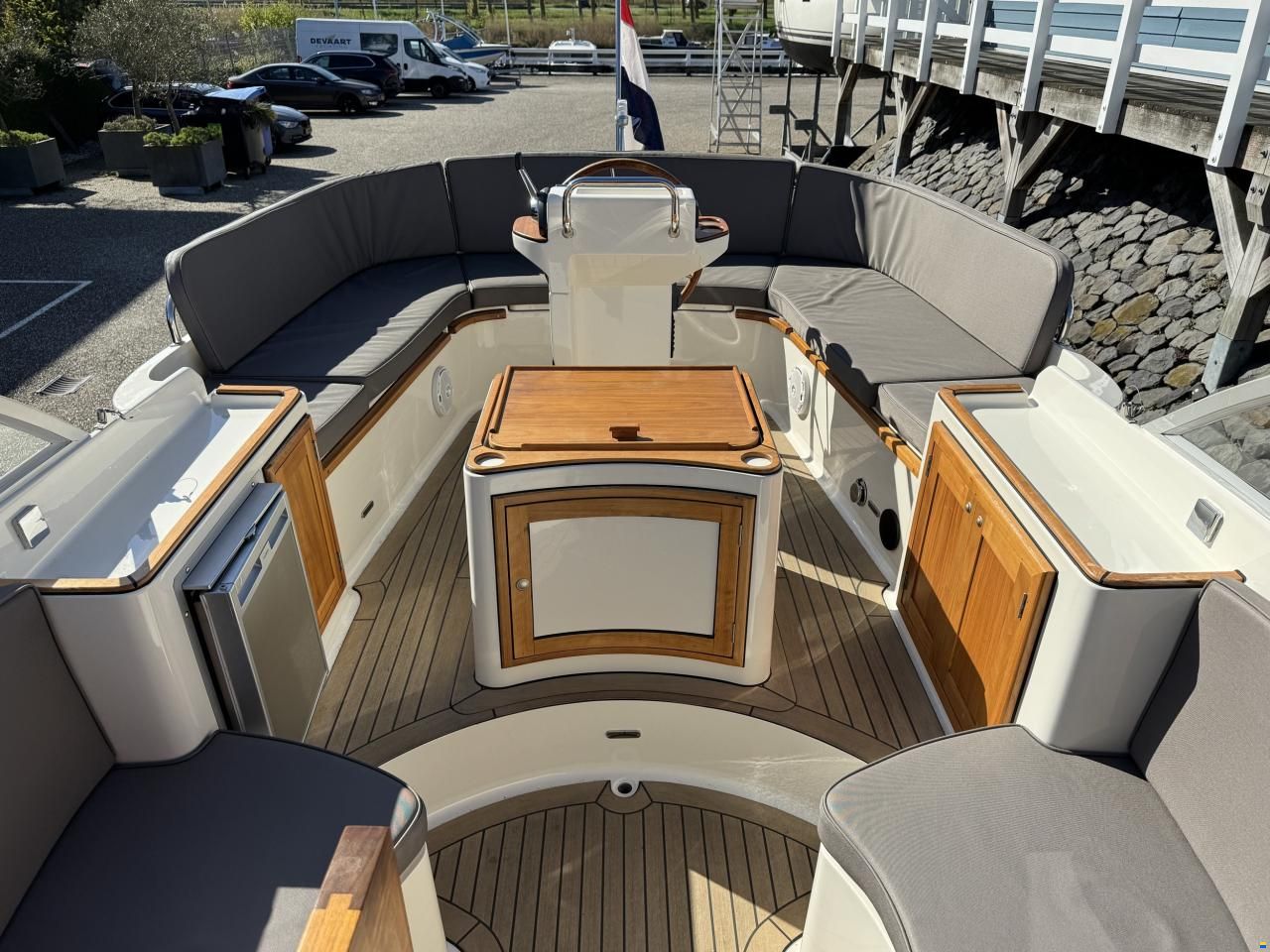 Intercruiser 27