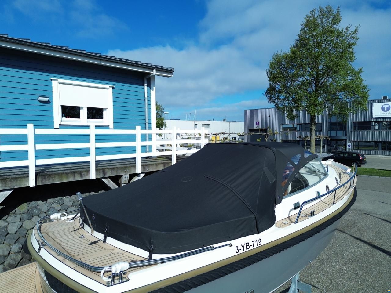 Intercruiser 27