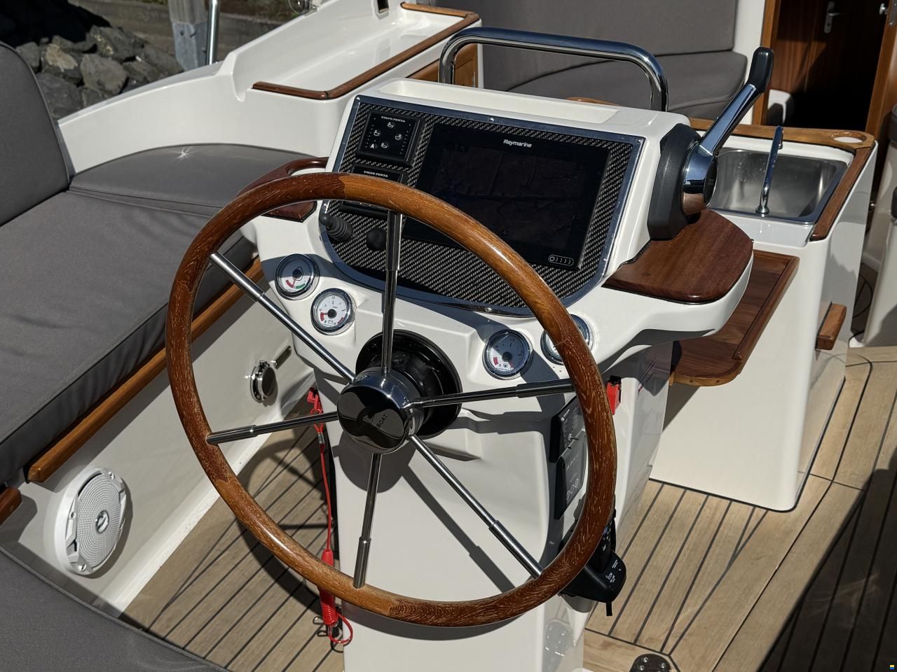Intercruiser 27