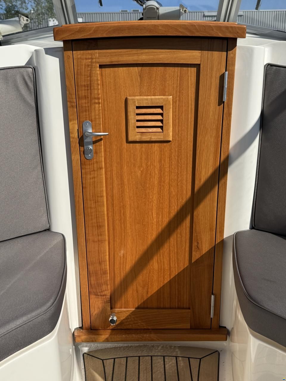 Intercruiser 27