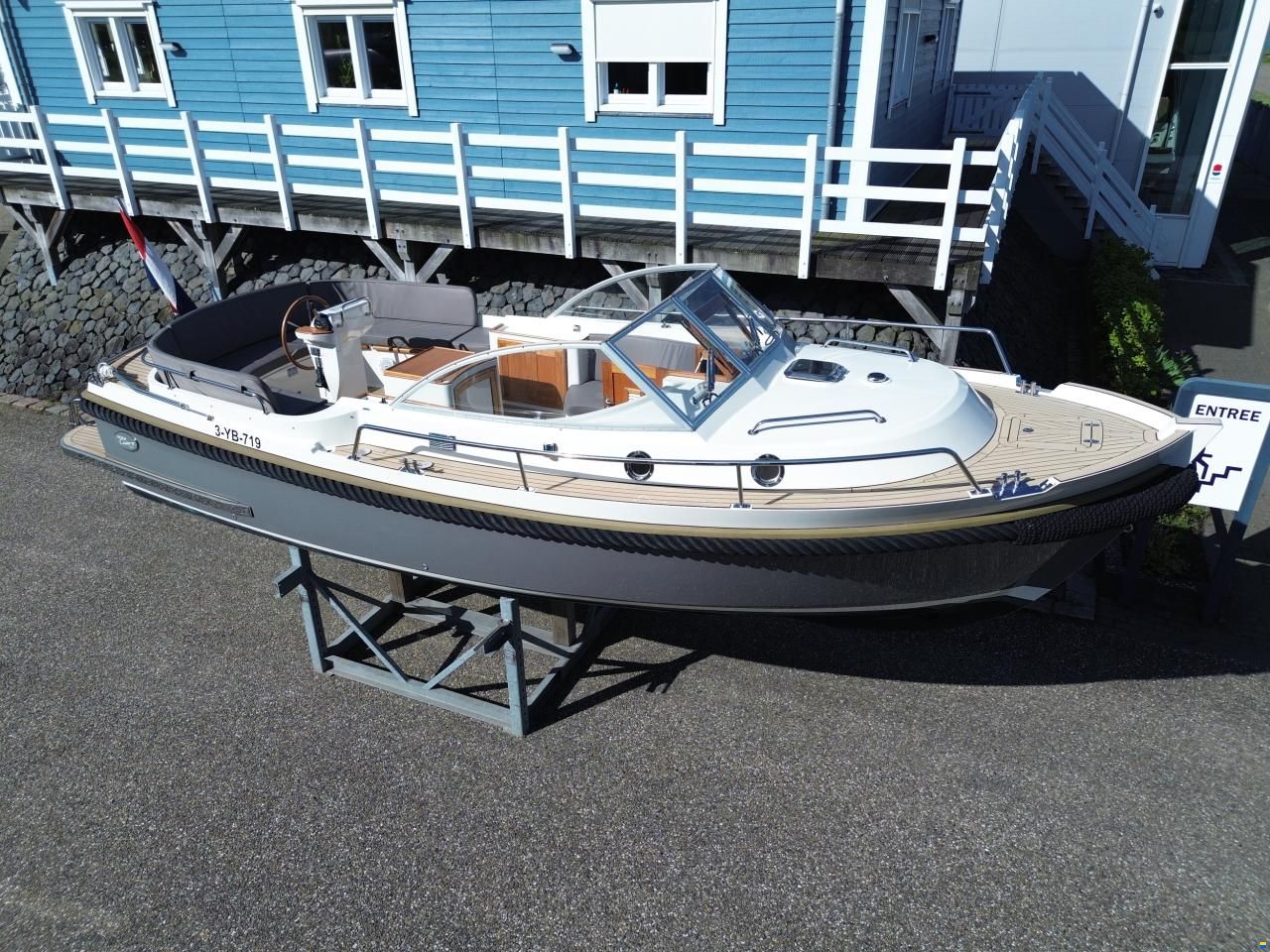 Intercruiser 27