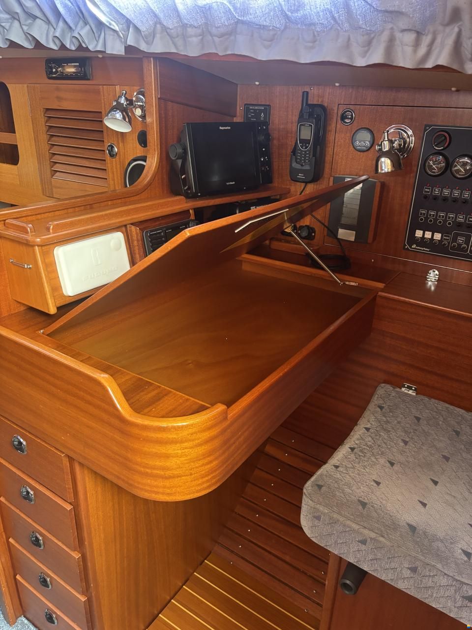 Hallberg-Rassy HR34