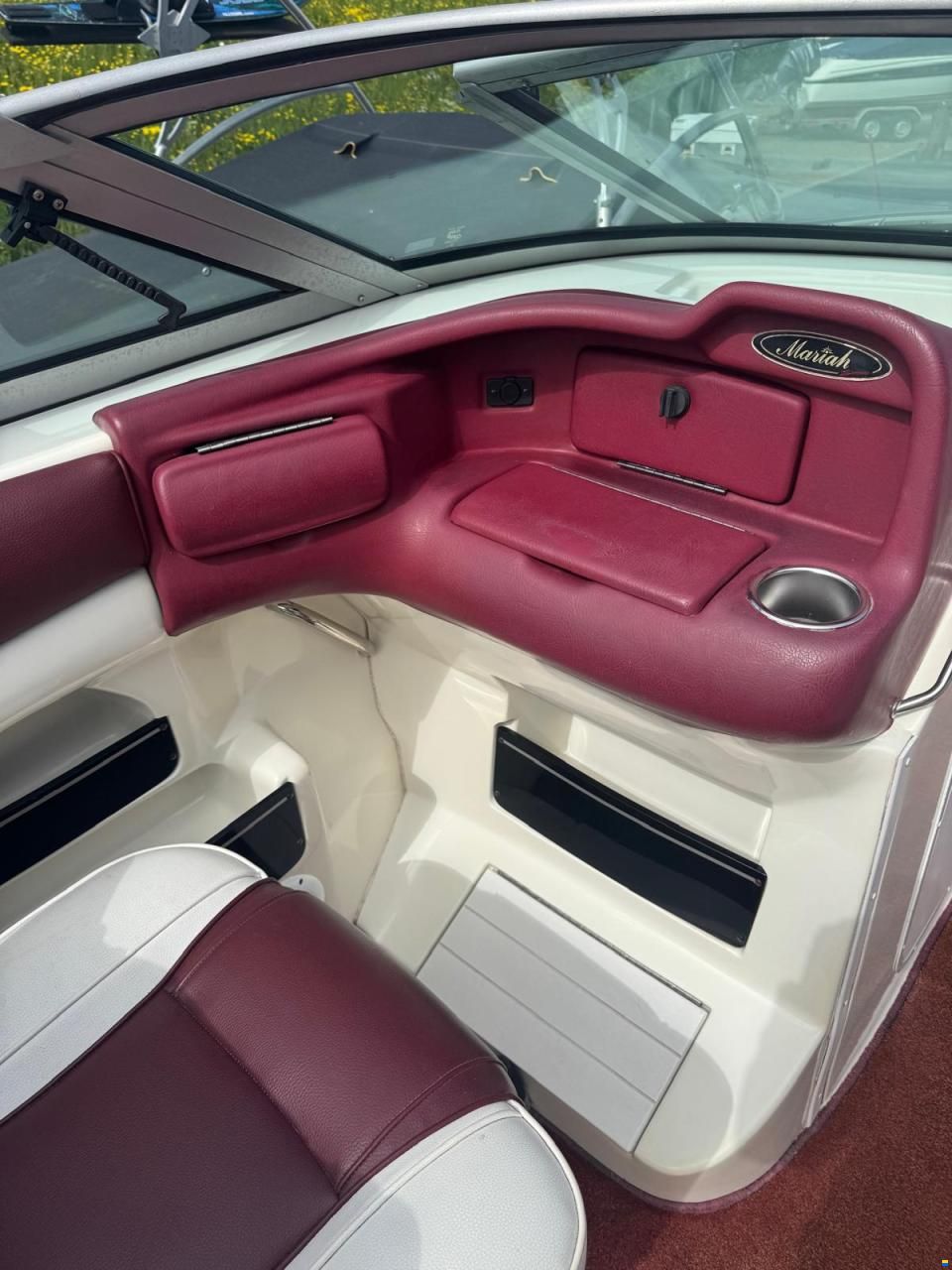 Mariah Z272 Baron