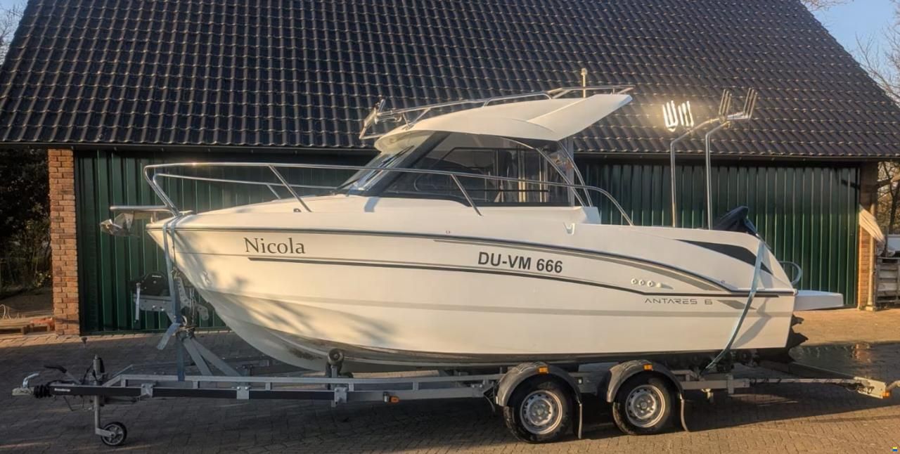 Beneteau Antares 6
