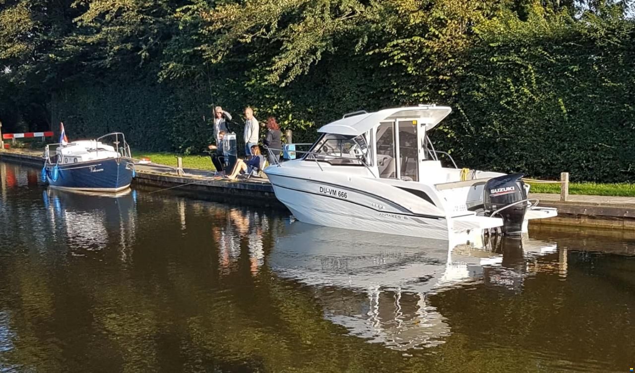 Beneteau Antares 6
