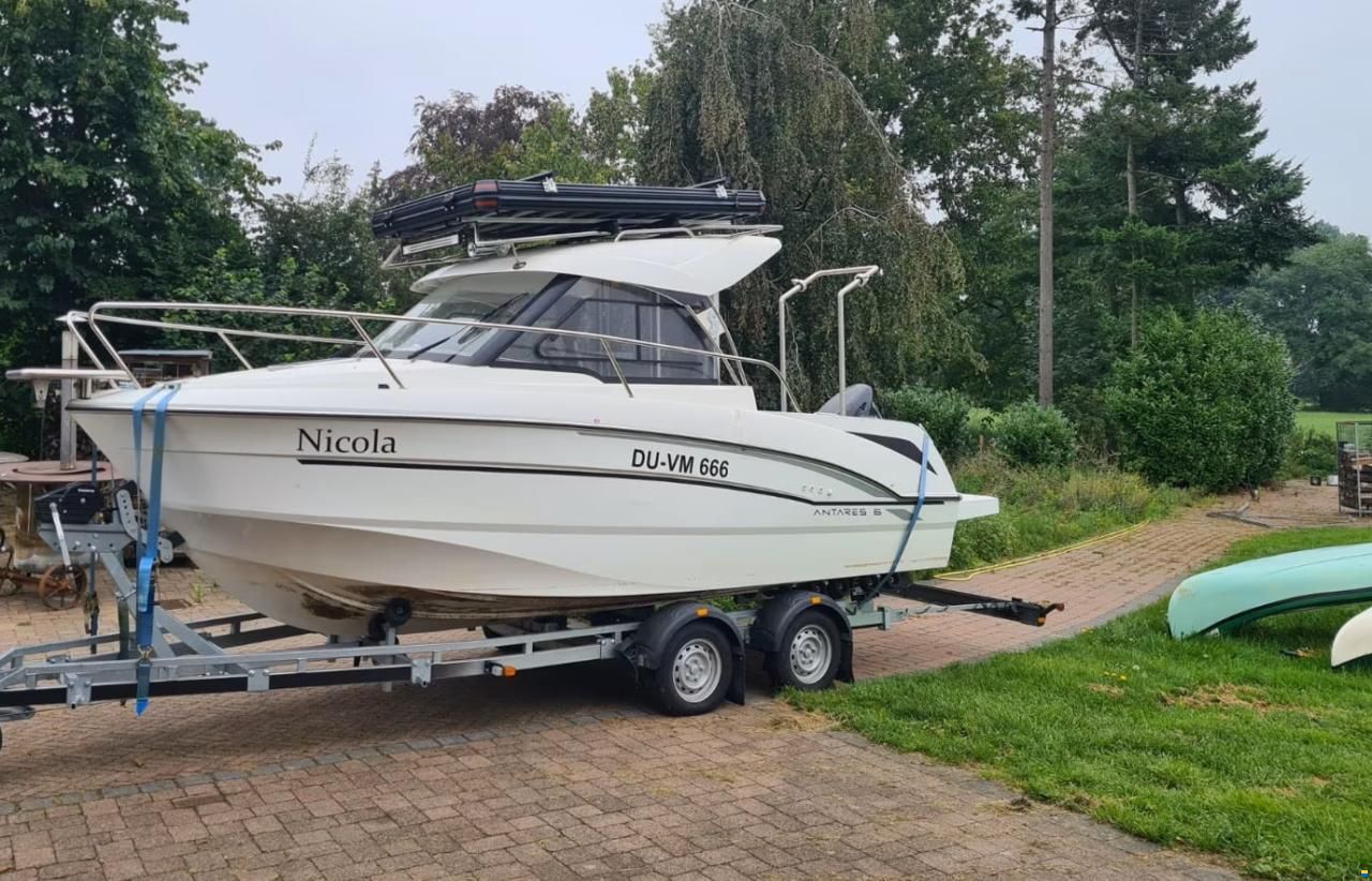 Beneteau Antares 6