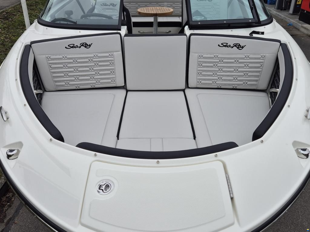 Sea Ray SPX 210 Europe