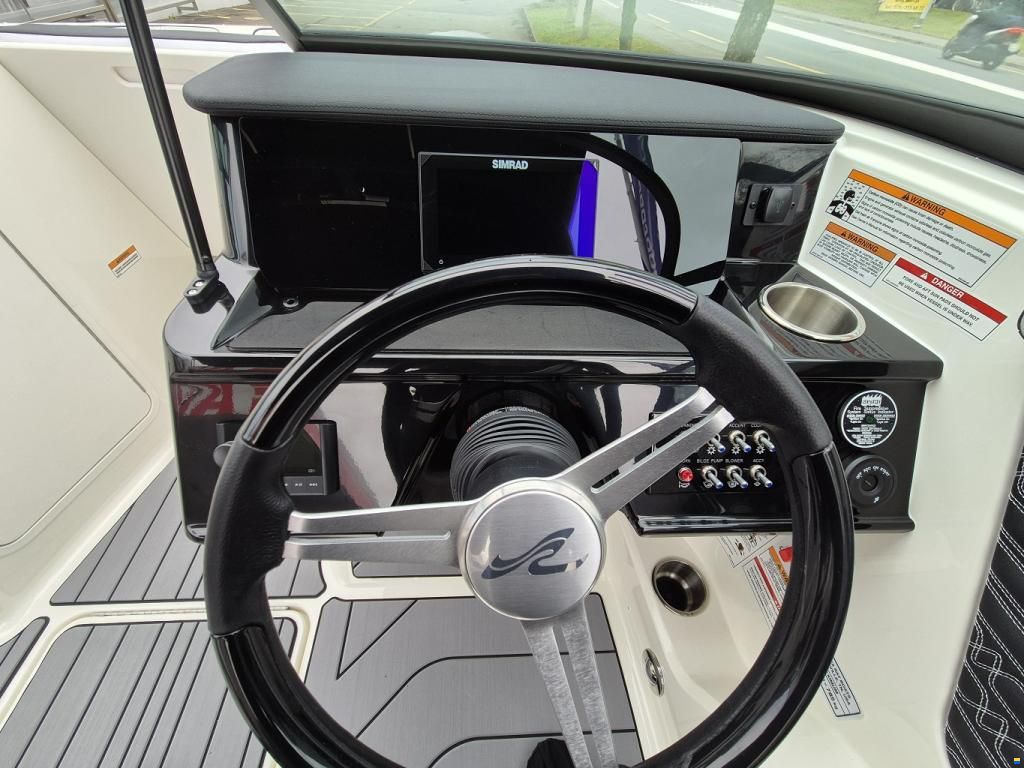 Sea Ray SPX 210 Europe