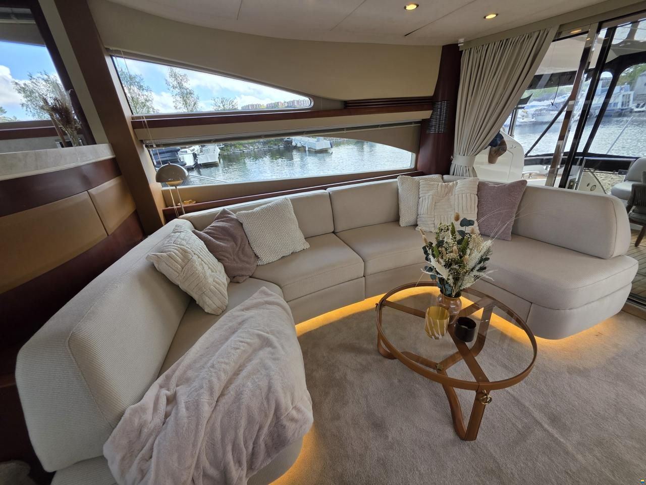 Princess 67