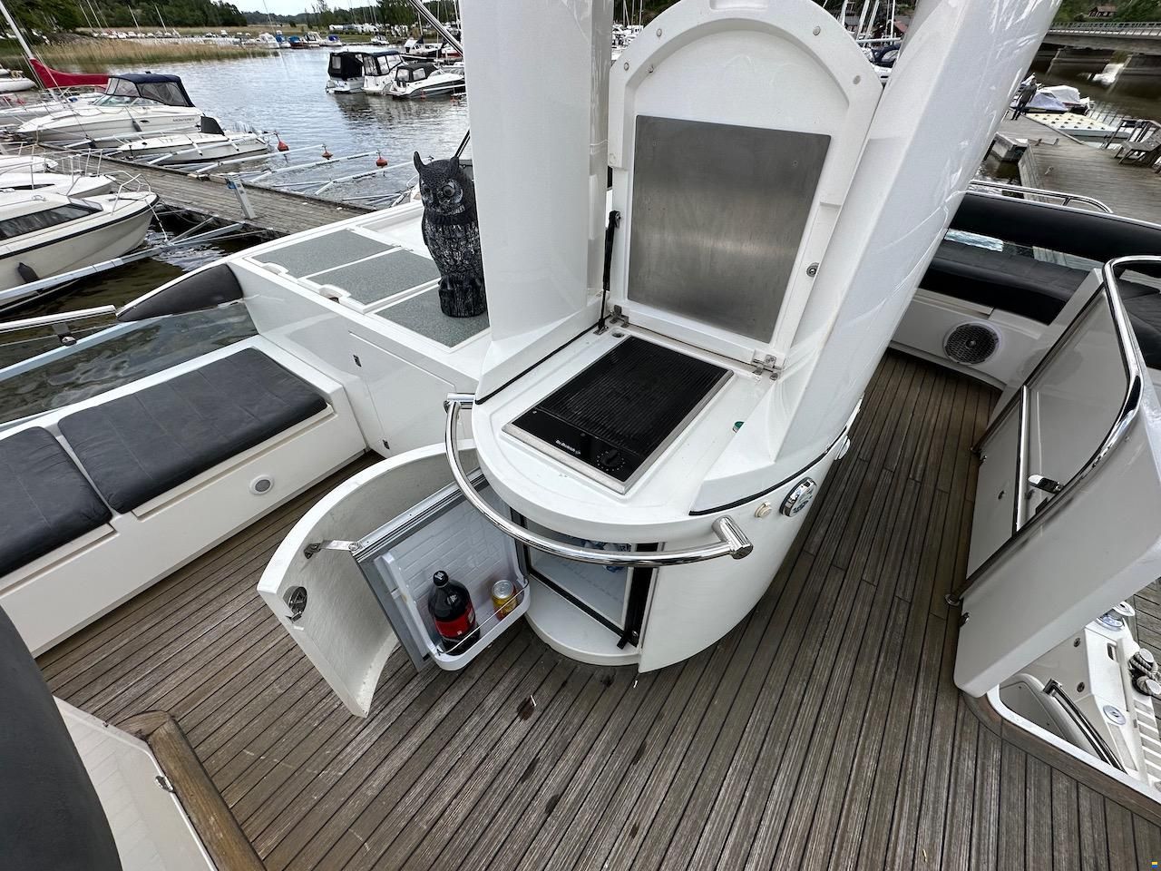 Fairline Squadron 58