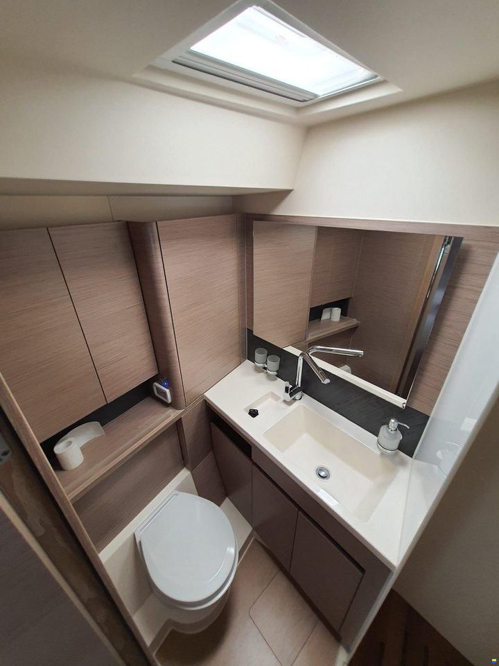 Hanse 548