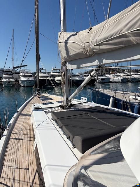 Hanse 548