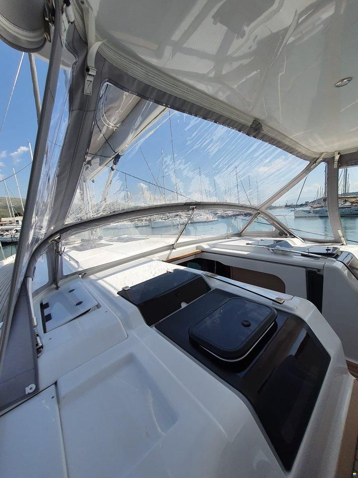 Hanse 548