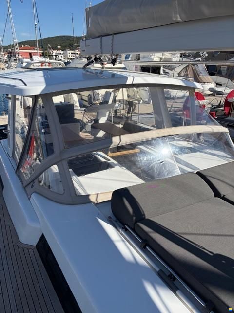 Hanse 548