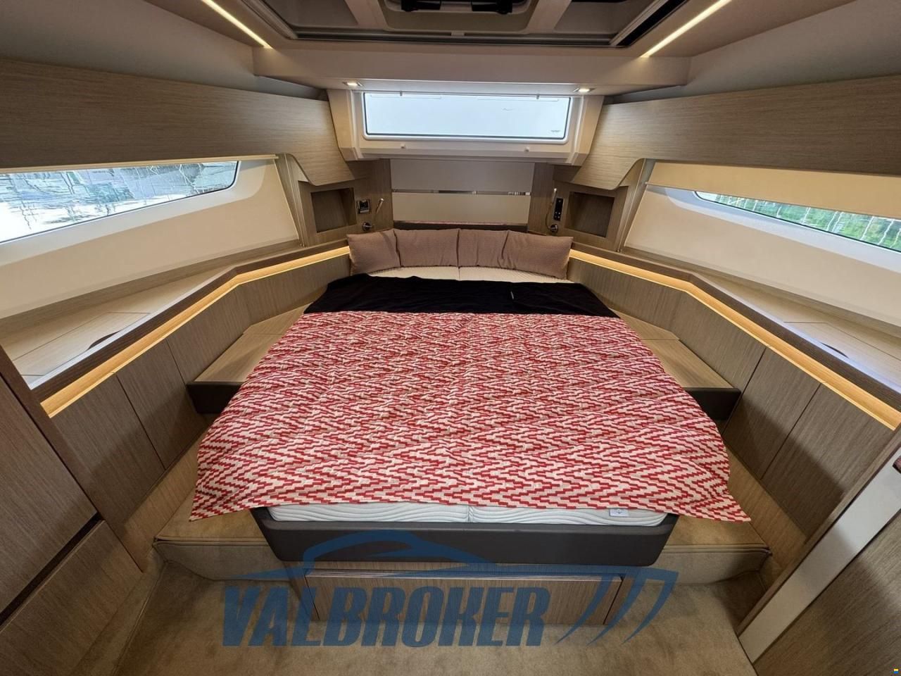 Sealine F430