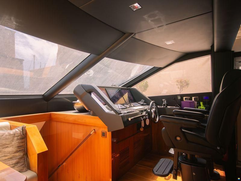 Sunseeker 86 Yacht