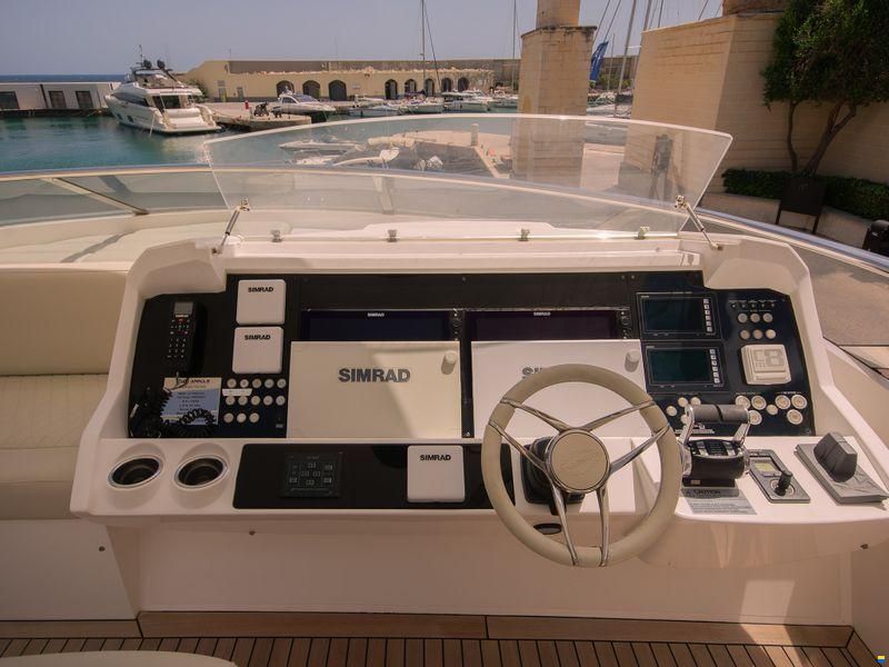 Sunseeker 86 Yacht