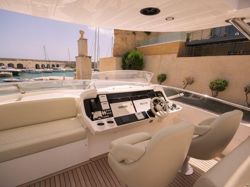 Sunseeker 86 Yacht