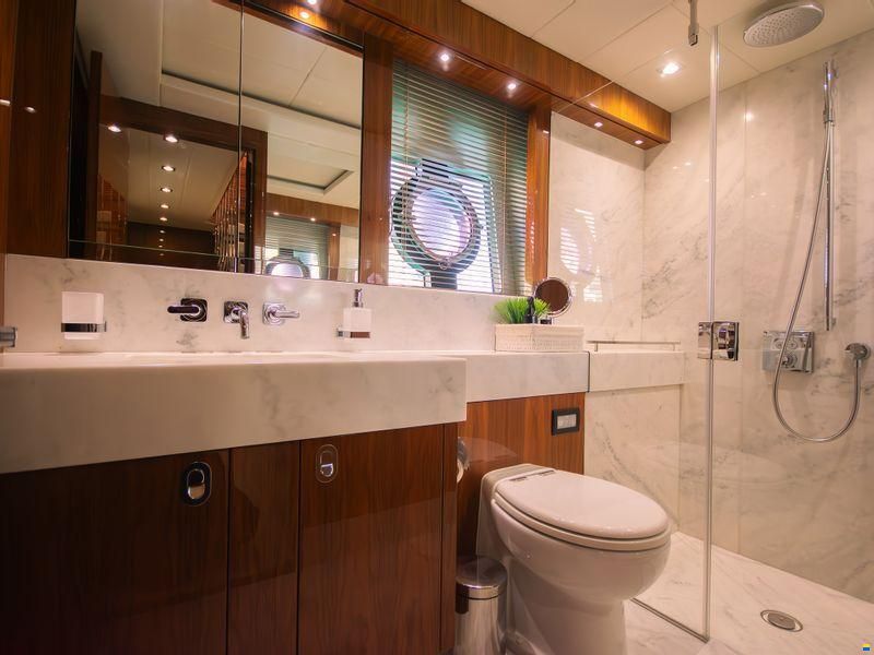 Sunseeker 86 Yacht