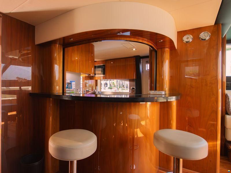 Sunseeker 86 Yacht