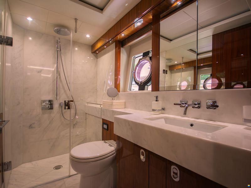 Sunseeker 86 Yacht