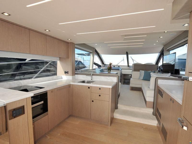 Sunseeker Manhattan 52