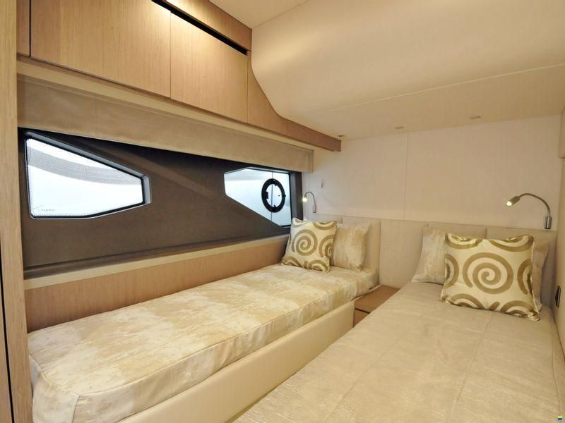Sunseeker Manhattan 52
