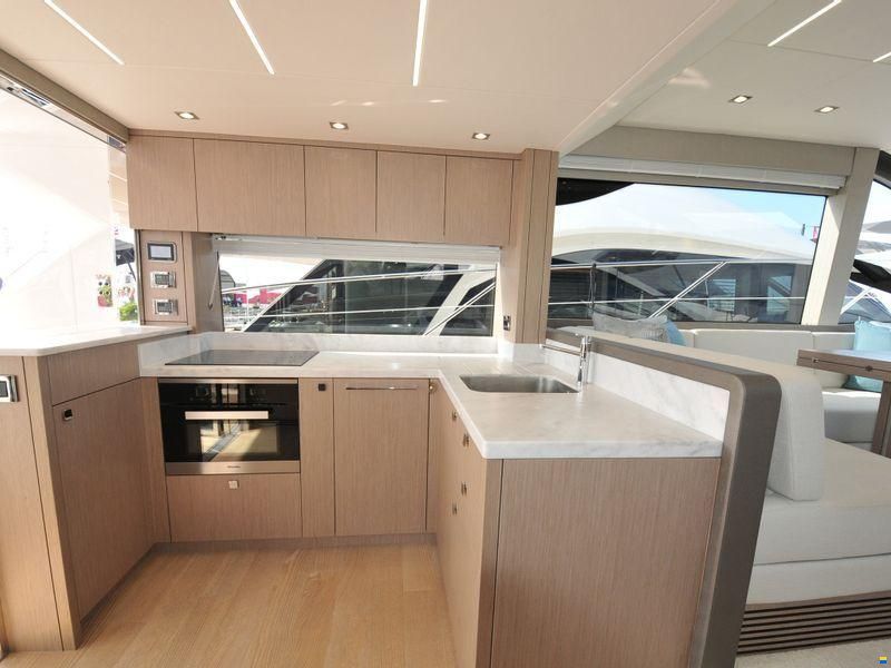 Sunseeker Manhattan 52